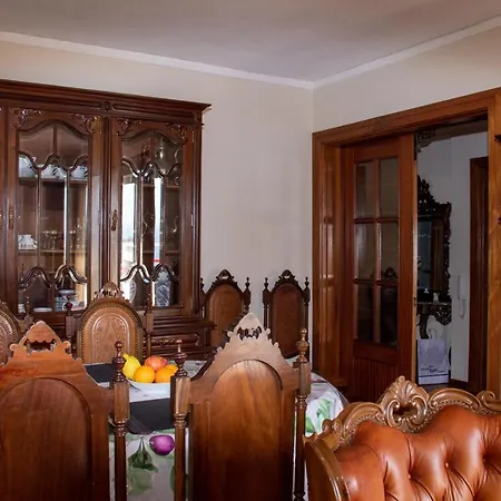 Vintage Sea View Apartment